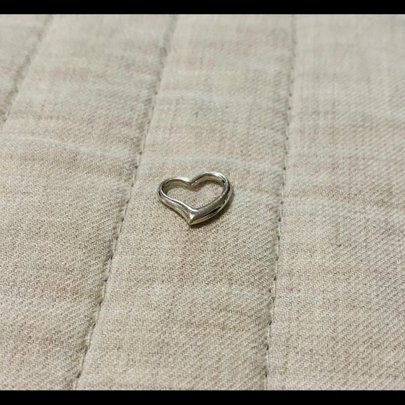 Sweet sterling silver heart pendant - Picture 2 of 2